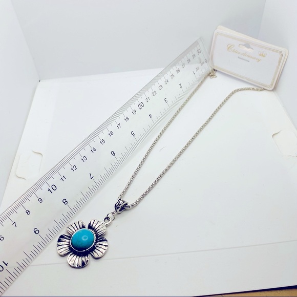 Necklace Turquoise colored Flower in Silver tone - Picture 2 of 12